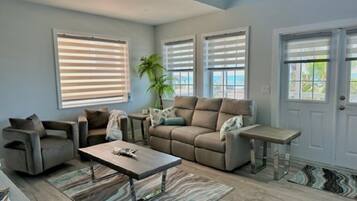 House, Multiple Beds, Kitchen | Living area | 40-inch flat-screen TV with cable channels, TV