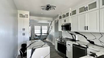 House, Multiple Beds, Kitchen | Private kitchen | Fridge, microwave, oven, stovetop