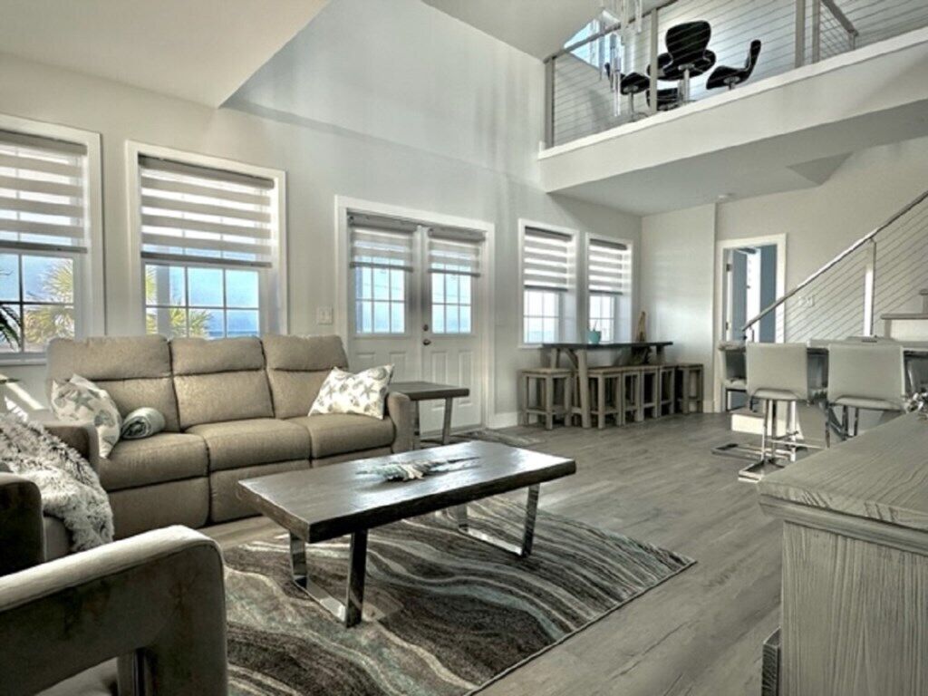 House, Multiple Beds, Kitchen | Living area | 40-inch flat-screen TV with cable channels, TV