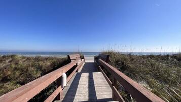 Condo, nhiều giường, ban công, quang cảnh bãi biển | Quang cảnh biển