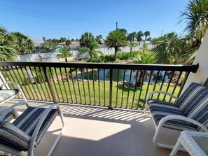 Condo, varias camas, cocina, vista a la playa | Vista desde la habitación