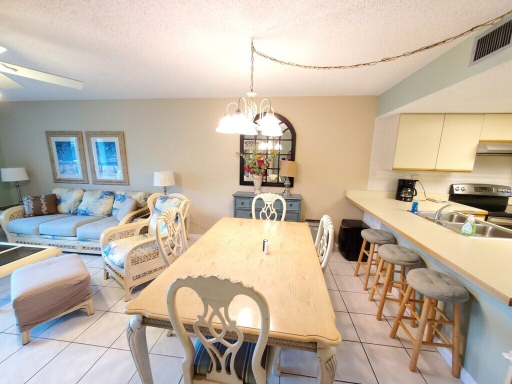 Condo, Multiple Beds, Kitchen, Beach View | Dining