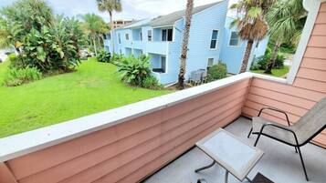 Condo, Multiple Beds, Kitchen, Garden View | Property grounds