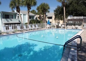 Utomhuspool