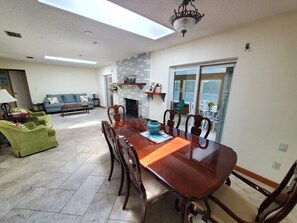 Dining - Tiki Beach Queen (St. Augustine)