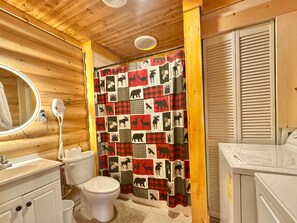 Hair dryer, towels - 5 min from Parkway. Cozy cabin! (Sevierville)