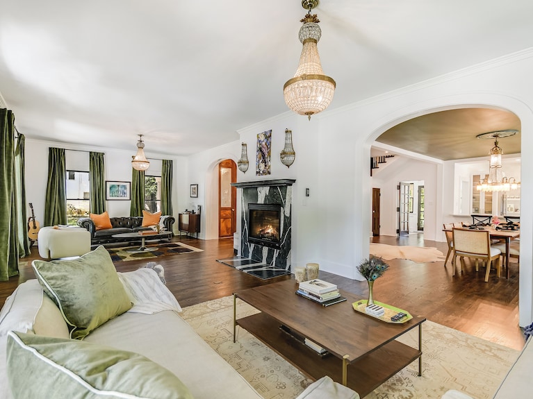 The Ella Norah. A Luxury Retreat. Pool And Spa. Steps To Main Street. - Smithville, TX