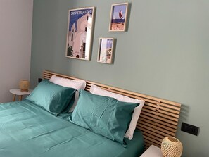 2 bedrooms, desk, iron/ironing board, free WiFi - Diana Apartment (Salerno)