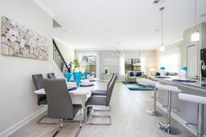 5 bedrooms, Internet - Stunning 5 Bd w Pool Close to Disney Champions Gate 1012 (Davenport)