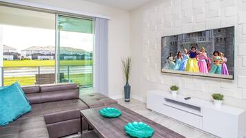 Apartemen | 2 kamar tidur, meja kerja, kedap suara, dan internet