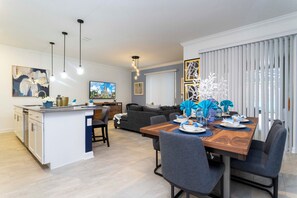 4 bedrooms, Internet - Stunning 4 Bd w Pool Close to Disney at Champions Gate 1158 (Davenport)