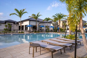 4 bedrooms, Internet - Stunning 4 Bd w Pool Close to Disney at Champions Gate 1158 (Davenport)