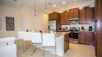 Apartment | 3 bedrooms, desk, soundproofing, Internet