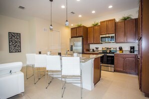 Căn hộ | 3 phòng ngủ, bàn, phòng cách âm, truy cập Internet tốc độ cao 