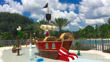 Apartemen | 3 kamar tidur, meja kerja, kedap suara, dan internet