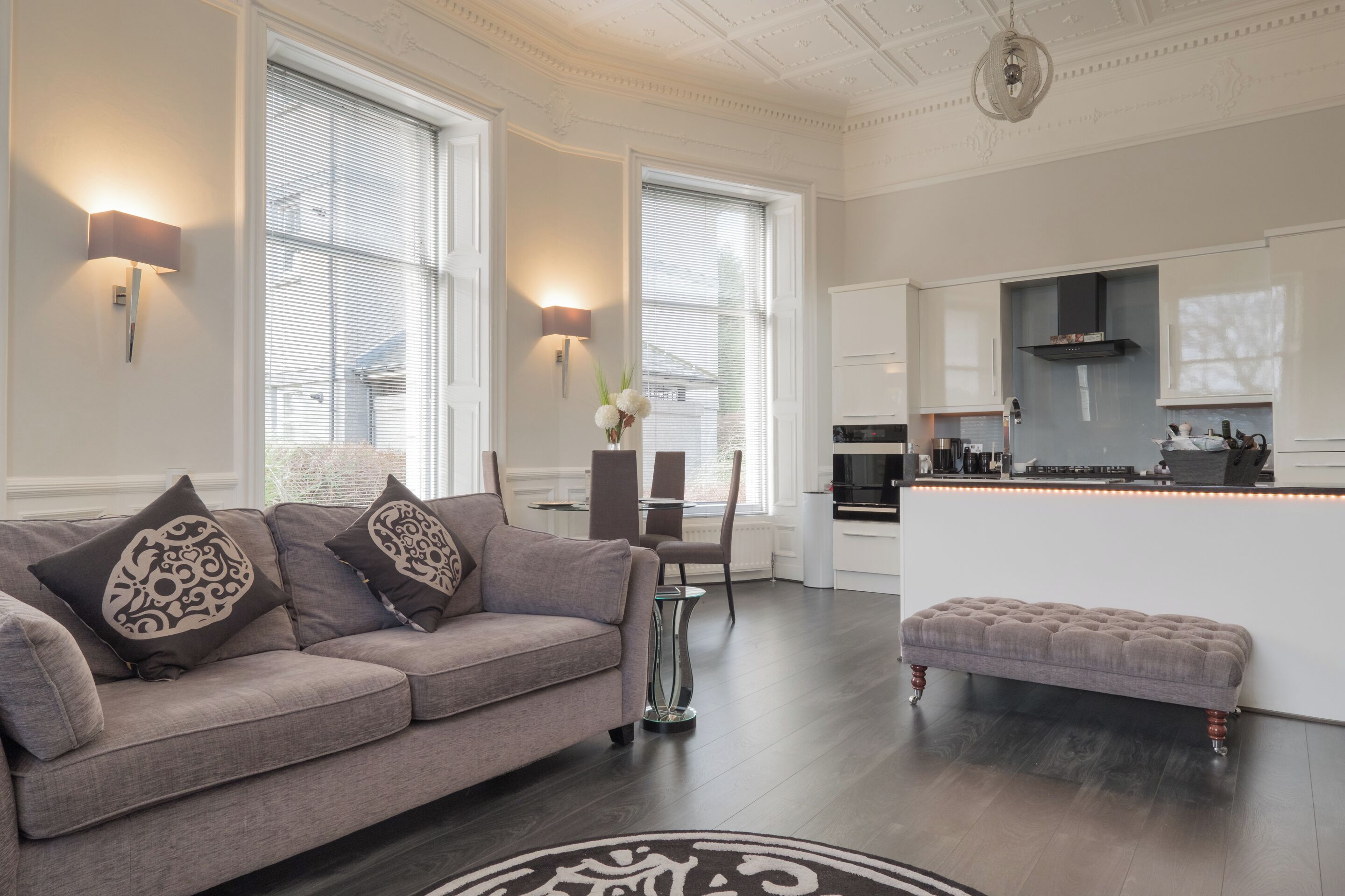 Smart-TV, bøker, musikkbibliotek og filmbibliotek