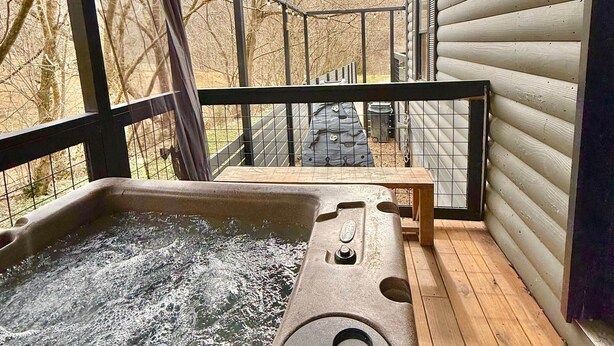 Terrace/patio - Cozy cabin! Great Location! (Sevierville)