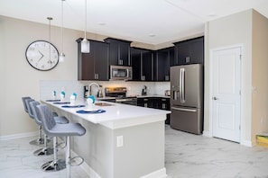 7 bedrooms, desk, soundproofing, Internet - Marvelous 7Bd Gameroom Pool Championsgate 1201 (Davenport)