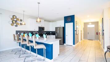 9 bedrooms, Internet