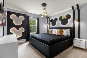 7 quartos, ferros/tábuas de passar roupa, Wi-Fi, roupa de cama