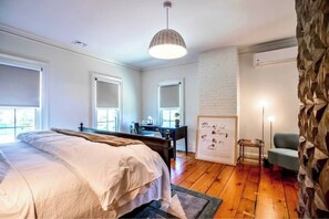 1 dormitorio, tabla de planchar con plancha, wifi y ropa de cama