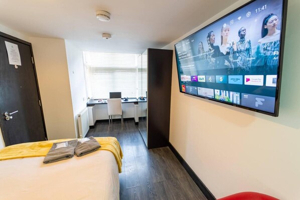 Studio | Free WiFi, bed sheets - Stunning 1-bed Studio in Birmingham Available (Birmingham)