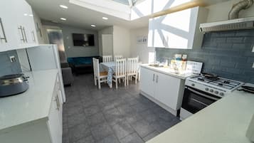 開放式客房 | 私人廚房 | 雪櫃、微波爐、焗爐、爐具