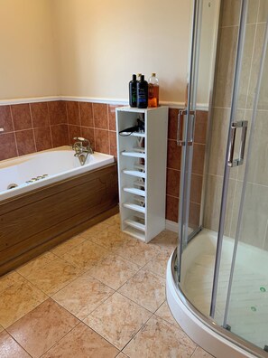 Apartment | Bathroom