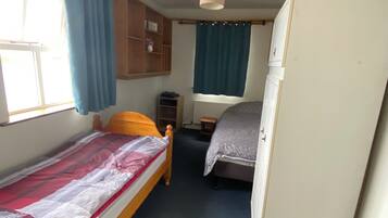 Apartemen | Setrika/meja setrika, Wi-Fi gratis, dan seprai linen