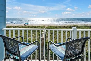 Property grounds - Get Salty! - FRONT ROW BEACH FRONT CONDO (Carolina Beach)