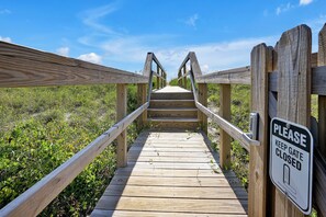 Property grounds - Get Salty! - FRONT ROW BEACH FRONT CONDO (Carolina Beach)