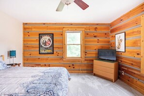 3 bedrooms, desk, free WiFi, bed sheets