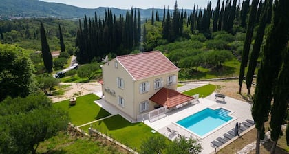Holiday House Brajkovic With Pool in Konavle
