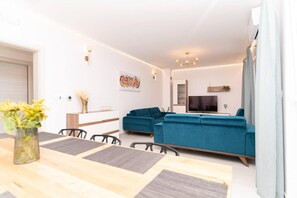 House, Multiple Beds | Dining