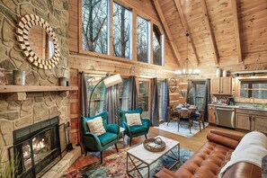 Smart-TV, Kamin, Videospiele, Tischfußball