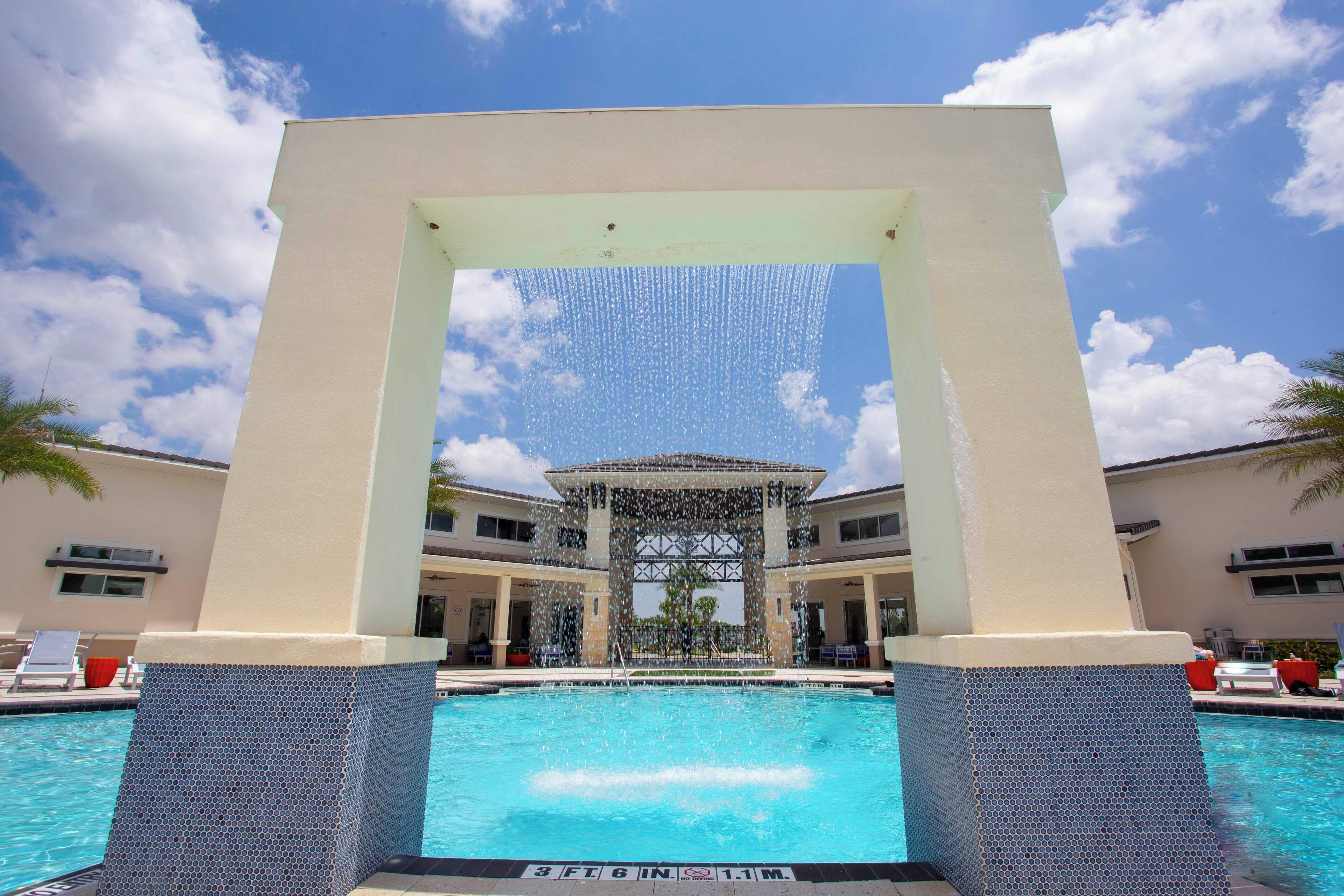 House | 8 bedrooms, Internet