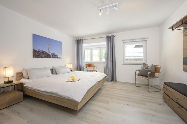 3 bedrooms, free WiFi, bed sheets