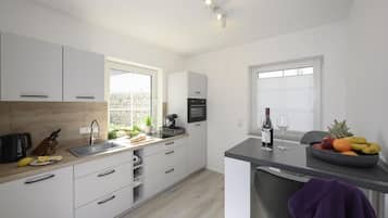 Kühlschrank, Ofen, Herdplatte, Geschirrspüler