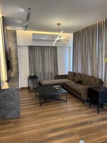 Deluxe Studio Suite