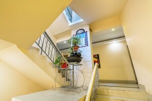 Pintu masuk interior