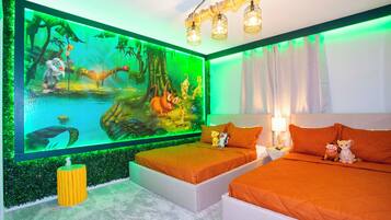 Apartment | 4 bedrooms, desk, Internet