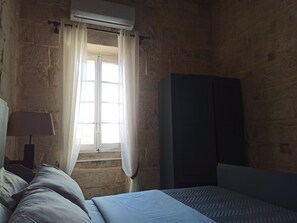 Apartment | 1 bedroom, iron/ironing board, free WiFi, bed sheets - Beautiful 1-bed Apartment in Ħal Qormi (Qormi)