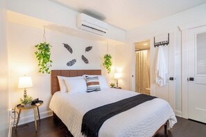 1 bedroom, iron/ironing board - LM Sage Flat · Sage Flat - Downtown | FREE Pkg | Close to Slopes (Salt Lake City)