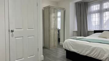 Apartment | 2 bedrooms, free WiFi, bed sheets