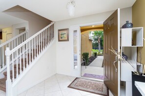 Casa | 4 habitaciones, escritorio y internet