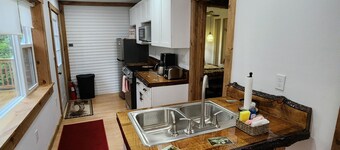 Birch Suite at Colden Lodge A Cozy Private 1Br Suite With Hot Tub on Lake Flower