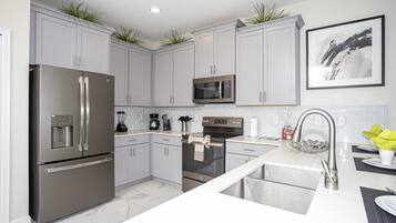 8 habitaciones y acceso a internet