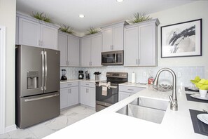 8 bedrooms, Internet