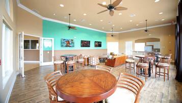 Apartment | 4 bedrooms, Internet