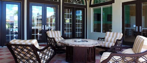 公寓 | 4 間臥室、網路服務